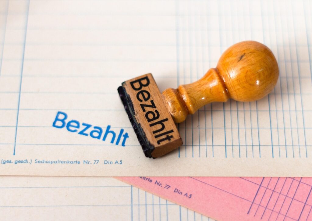 請求書の経費精算に必要な手続きは？