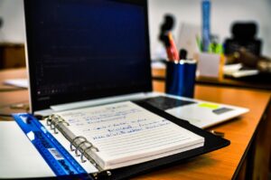 経費管理ソフトウェアの選び方とおすすめ機能は？