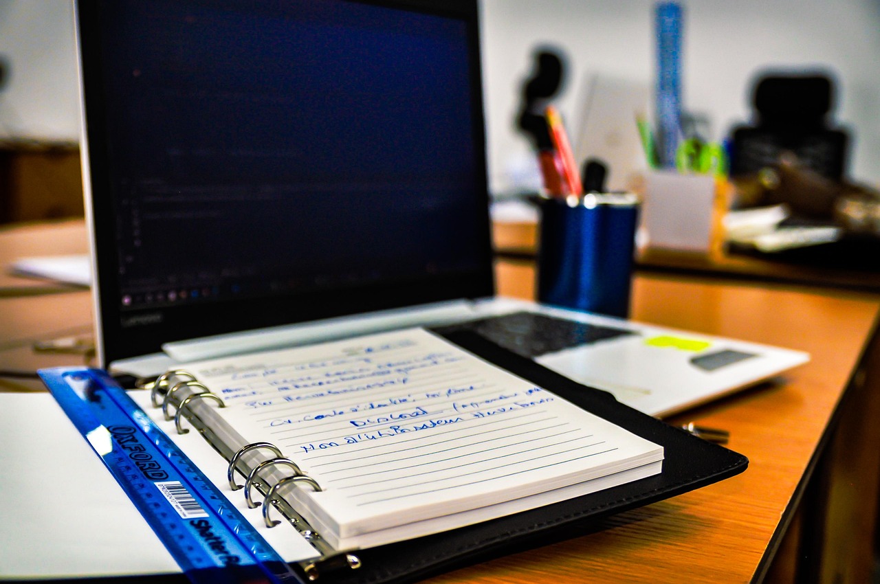 経費管理ソフトウェアの選び方とおすすめ機能は？