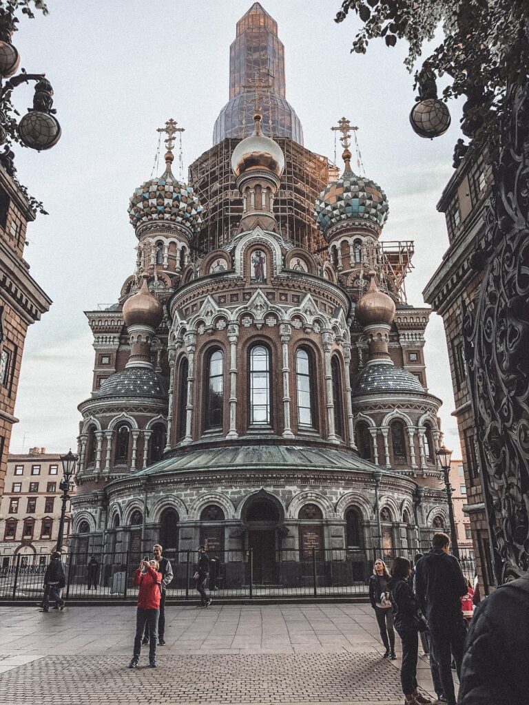 経費精算システムを選択する際の基準は何ですか？