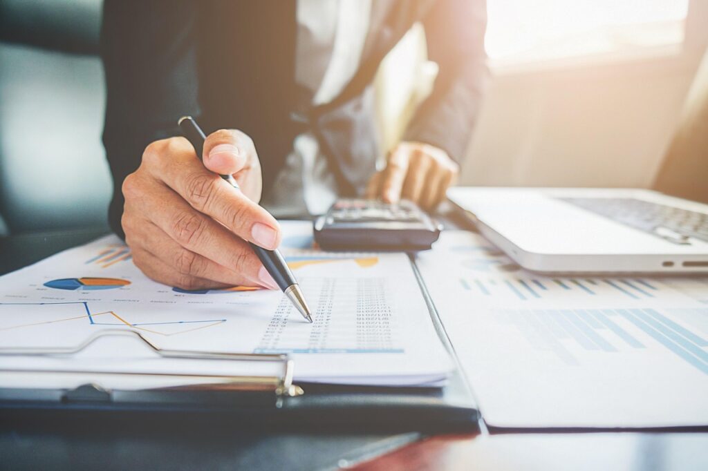 経費精算システムと会計連携でよくあるトラブルとその対策は？
