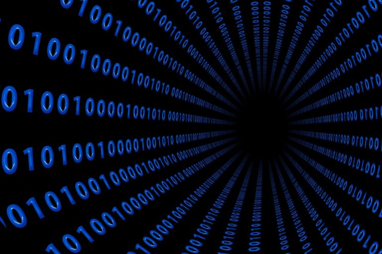 経費精算システムのデータ移行で失敗しないための事例と対策は？