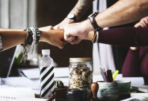 経費精算システムの初期設定はどこまで自社でできる？
